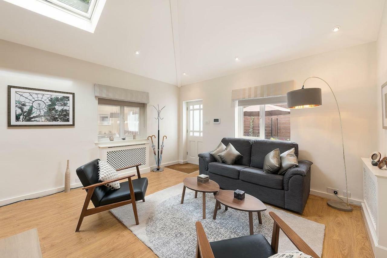 Вилла Beautiful West London House Экстерьер фото