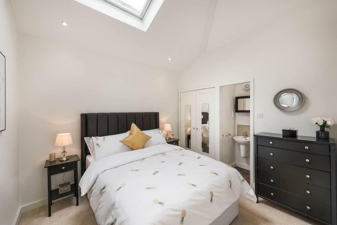 Вилла Beautiful West London House Экстерьер фото